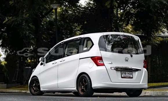 Buy Used Honda Jazz White Car in Chai Nat in Chai Nat Buy Used Honda Jazz White Car in Chai Nat in Chai Nat