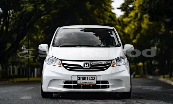 Buy Used Honda Jazz White Car in Chai Nat in Chai Nat Buy Used Honda Jazz White Car in Chai Nat in Chai Nat