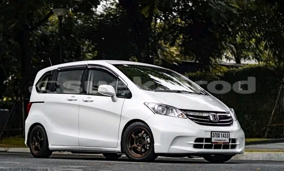 Buy Used Honda Jazz White Car in Chai Nat in Chai Nat Buy Used Honda Jazz White Car in Chai Nat in Chai Nat