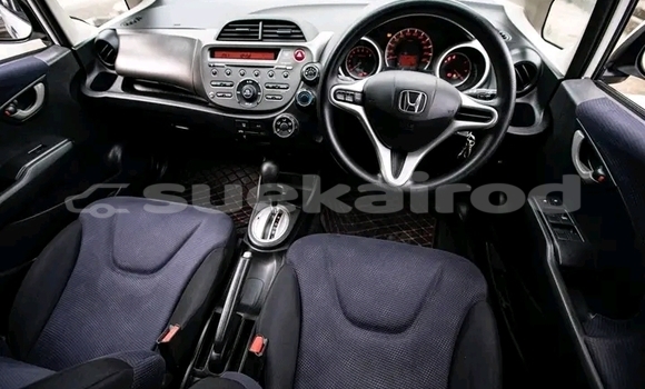 ซื้อ รถมือสอง Honda Jazz ขาว รถยนต์ ใน %{เมือง} ใน ชัยนาท