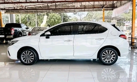 Buy Used Honda City White Car in Chai Nat in Chai Nat Buy Used Honda City White Car in Chai Nat in Chai Nat