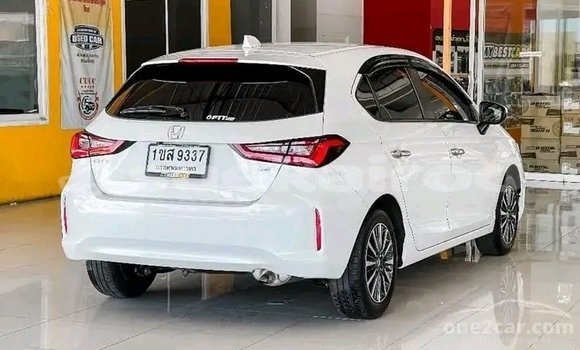 Buy Used Honda City White Car in Chai Nat in Chai Nat Buy Used Honda City White Car in Chai Nat in Chai Nat