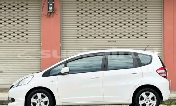 Buy Used Honda Jazz White Car in Chai Nat in Chai Nat Buy Used Honda Jazz White Car in Chai Nat in Chai Nat