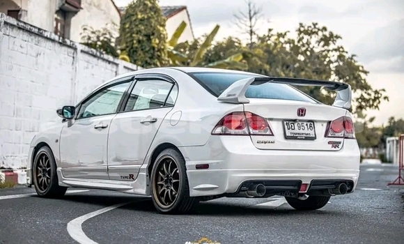 Buy Used Honda Civic White Car in Chai Nat in Chai Nat