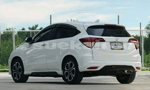Buy Used Honda HR-V White Car in Khlung in Chanthaburi Buy Used Honda HR-V White Car in Khlung in Chanthaburi