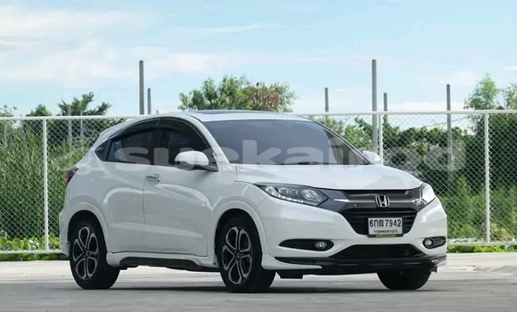 Buy Used Honda HR-V White Car in Khlung in Chanthaburi Buy Used Honda HR-V White Car in Khlung in Chanthaburi