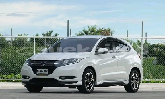 Buy Used Honda HR-V White Car in Khlung in Chanthaburi Buy Used Honda HR-V White Car in Khlung in Chanthaburi