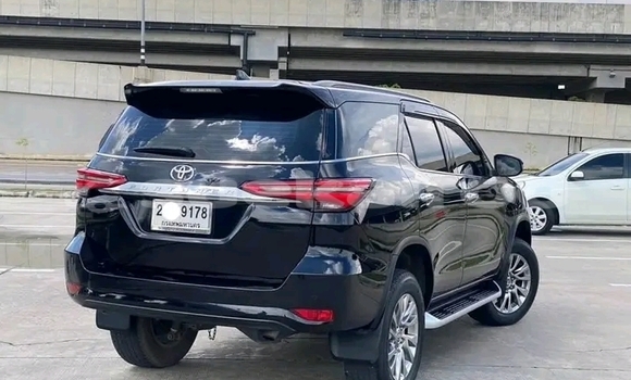 Buy Used Toyota Fortuner Black Car in Chai Nat in Chai Nat Buy Used Toyota Fortuner Black Car in Chai Nat in Chai Nat