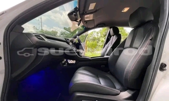 Buy Used Honda Civic White Car in Chaiyaphum in Chaiyaphum