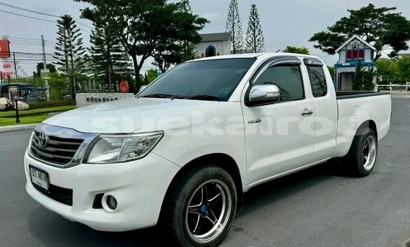 Buy Used Toyota Vigo White Car in Kanchanaburi in Kanchanaburi Buy Used Toyota Vigo White Car in Kanchanaburi in Kanchanaburi