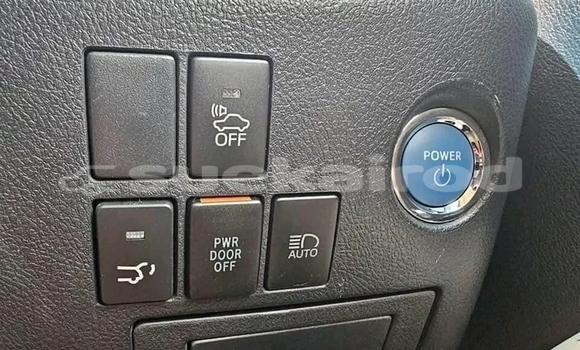 Buy Used Toyota Alphard White Car in Chaiyaphum in Chaiyaphum Buy Used Toyota Alphard White Car in Chaiyaphum in Chaiyaphum