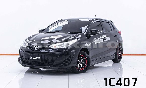 ซื้อ รถมือสอง Toyota Yaris สีดำ รถยนต์ ใน %{เมือง} ใน กรุงเทพมหานคร