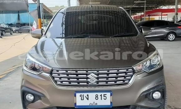 ซื้อ รถมือสอง Suzuki Ertiga อื่น ๆ รถยนต์ ใน %{เมือง} ใน กรุงเทพมหานคร