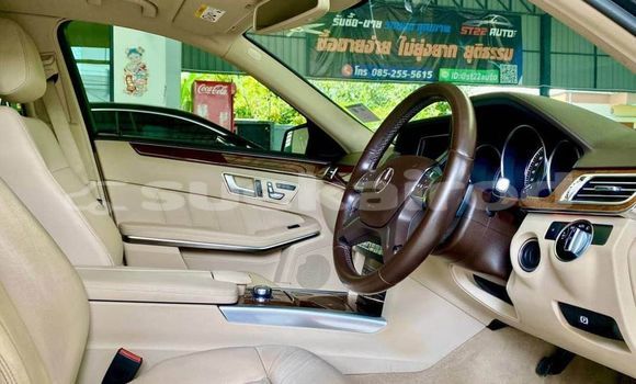 ซื้อ รถมือสอง Mercedes‒Benz E–Class สีดำ รถยนต์ ใน %{เมือง} ใน กรุงเทพมหานคร ซื้อ รถมือสอง Mercedes‒Benz E–Class สีดำ รถยนต์ ใน %{เมือง} ใน กรุงเทพมหานคร