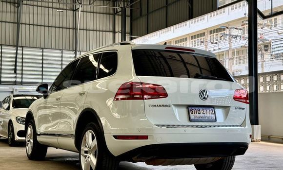ซื้อ รถมือสอง Volkswagen Touareg ขาว รถยนต์ ใน %{เมือง} ใน กรุงเทพมหานคร ซื้อ รถมือสอง Volkswagen Touareg ขาว รถยนต์ ใน %{เมือง} ใน กรุงเทพมหานคร