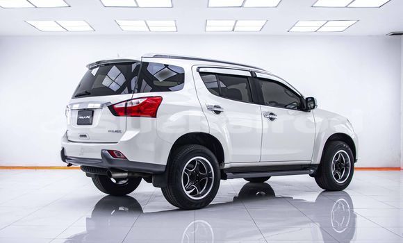 Buy Used Isuzu MU-X White Car in Bangkok in Bangkok Buy Used Isuzu MU-X White Car in Bangkok in Bangkok