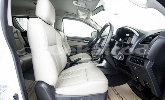 Buy Used Isuzu MU-X White Car in Bangkok in Bangkok Buy Used Isuzu MU-X White Car in Bangkok in Bangkok