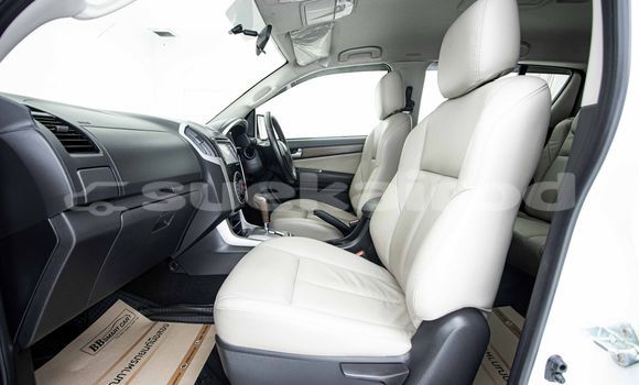 Buy Used Isuzu MU-X White Car in Bangkok in Bangkok Buy Used Isuzu MU-X White Car in Bangkok in Bangkok