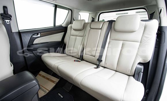 Buy Used Isuzu MU-X White Car in Bangkok in Bangkok Buy Used Isuzu MU-X White Car in Bangkok in Bangkok