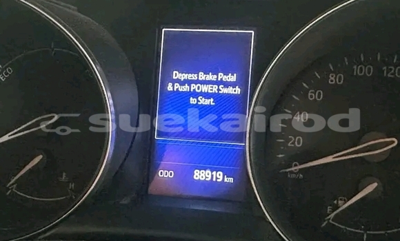 ซื้อ รถมือสอง Toyota C-HR ขาว รถยนต์ ใน %{เมือง} ใน กระบี่