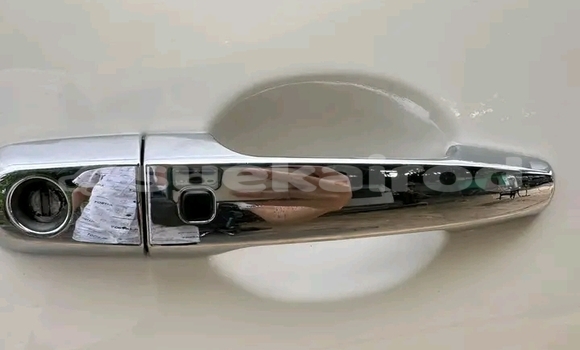 Buy Used Mitsubishi Outlander White Car in Chai Nat in Chai Nat