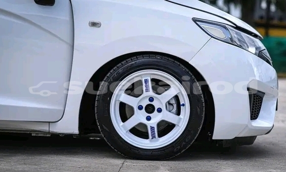 ซื้อ รถมือสอง Honda Jazz ขาว รถยนต์ ใน %{เมือง} ใน ฉะเชิงเทรา