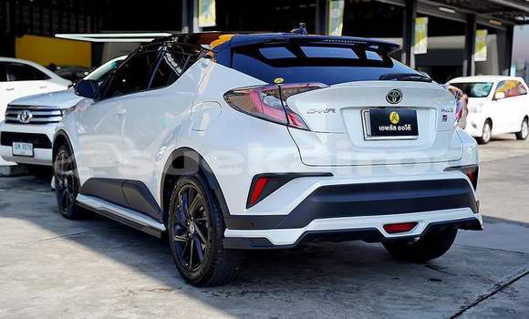 Buy Used Toyota C-HR White Car in Bangkok in Bangkok Buy Used Toyota C-HR White Car in Bangkok in Bangkok