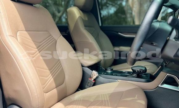 Buy Used Ford Everest White Car in Bangkok in Bangkok Buy Used Ford Everest White Car in Bangkok in Bangkok