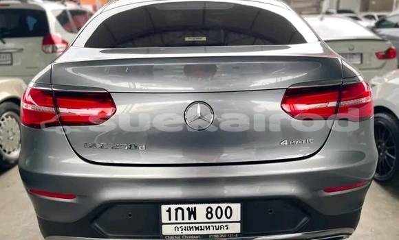 ซื้อ รถมือสอง Mercedes-Benz GLC สีดำ รถยนต์ ใน %{เมือง} ใน ชัยนาท ซื้อ รถมือสอง Mercedes-Benz GLC สีดำ รถยนต์ ใน %{เมือง} ใน ชัยนาท