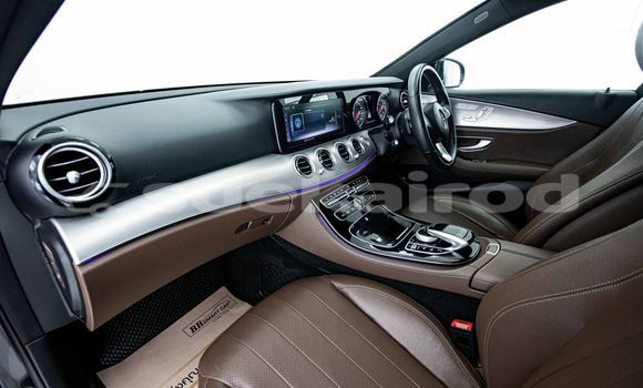 ซื้อ รถมือสอง Mercedes-Benz E-Classe สีดำ รถยนต์ ใน %{เมือง} ใน กรุงเทพมหานคร ซื้อ รถมือสอง Mercedes-Benz E-Classe สีดำ รถยนต์ ใน %{เมือง} ใน กรุงเทพมหานคร