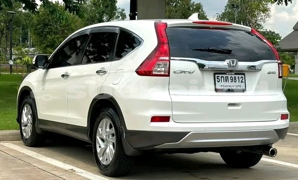 Buy Used Honda CR-V White Car in Loei in Loei