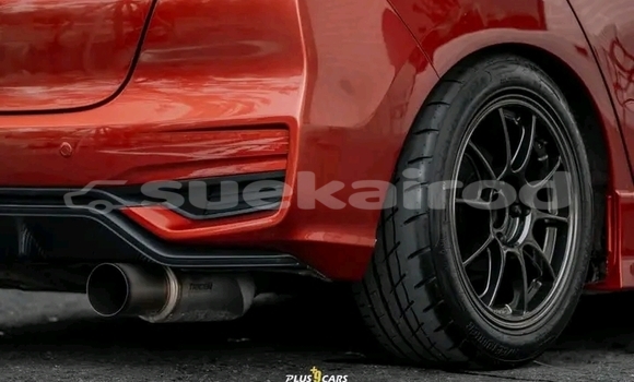 ซื้อ รถมือสอง Honda Jazz สีแดง รถยนต์ ใน %{เมือง} ใน กาญจนบุรี