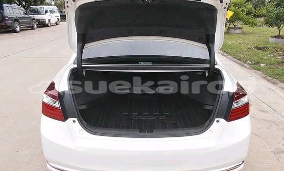 ซื้อ รถมือสอง Honda Accord ขาว รถยนต์ ใน %{เมือง} ใน ลำพูน