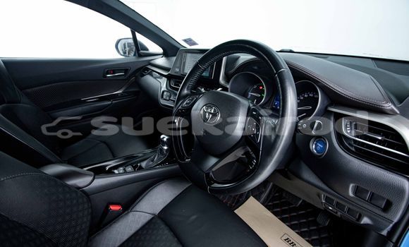 ซื้อ รถมือสอง Toyota C-HR สีน้ำเงิน รถยนต์ ใน %{เมือง} ใน กรุงเทพมหานคร ซื้อ รถมือสอง Toyota C-HR สีน้ำเงิน รถยนต์ ใน %{เมือง} ใน กรุงเทพมหานคร