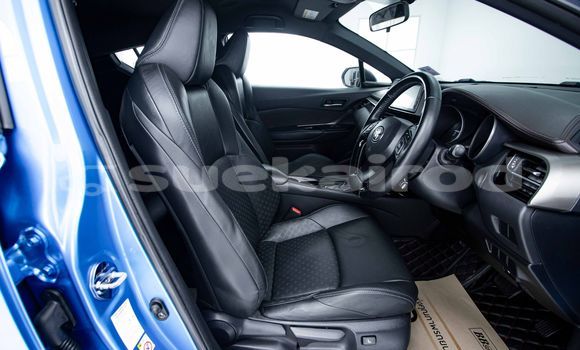 ซื้อ รถมือสอง Toyota C-HR สีน้ำเงิน รถยนต์ ใน %{เมือง} ใน กรุงเทพมหานคร ซื้อ รถมือสอง Toyota C-HR สีน้ำเงิน รถยนต์ ใน %{เมือง} ใน กรุงเทพมหานคร