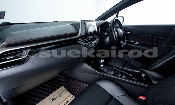 ซื้อ รถมือสอง Toyota C-HR สีน้ำเงิน รถยนต์ ใน %{เมือง} ใน กรุงเทพมหานคร ซื้อ รถมือสอง Toyota C-HR สีน้ำเงิน รถยนต์ ใน %{เมือง} ใน กรุงเทพมหานคร