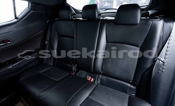 ซื้อ รถมือสอง Toyota C-HR สีน้ำเงิน รถยนต์ ใน %{เมือง} ใน กรุงเทพมหานคร ซื้อ รถมือสอง Toyota C-HR สีน้ำเงิน รถยนต์ ใน %{เมือง} ใน กรุงเทพมหานคร