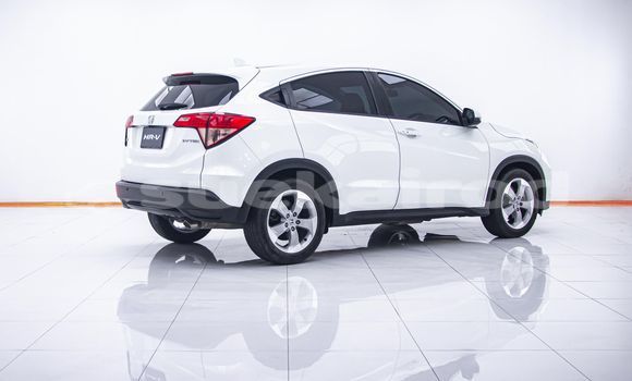 Buy Used Honda HR-V White Car in Bangkok in Bangkok Buy Used Honda HR-V White Car in Bangkok in Bangkok