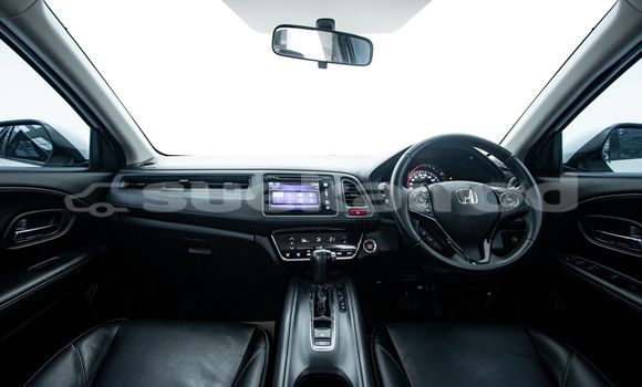 Buy Used Honda HR-V White Car in Bangkok in Bangkok Buy Used Honda HR-V White Car in Bangkok in Bangkok