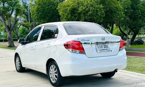 ซื้อ รถมือสอง Honda Brio ขาว รถยนต์ ใน %{เมือง} ใน ชัยนาท ซื้อ รถมือสอง Honda Brio ขาว รถยนต์ ใน %{เมือง} ใน ชัยนาท