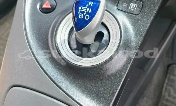 ซื้อ รถมือสอง Toyota Prius ขาว รถยนต์ ใน %{เมือง} ใน ชัยนาท