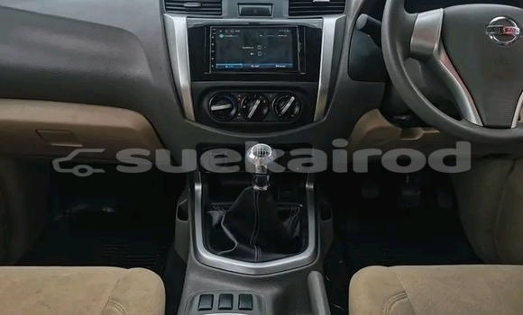 Buy Used Nissan Navara White Car in Chai Nat in Chai Nat