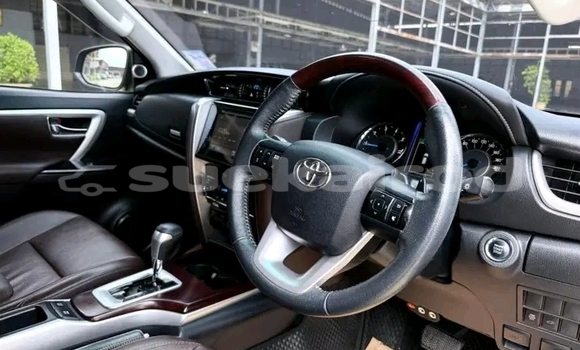 Buy Used Toyota Fortuner Black Car in Chai Nat in Chai Nat