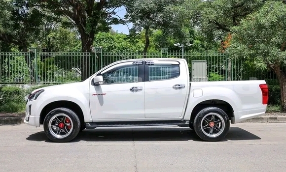 Buy Used Isuzu D–MAX White Car in Chai Nat in Chai Nat