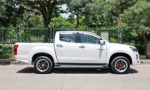 Buy Used Isuzu D–MAX White Car in Chai Nat in Chai Nat Buy Used Isuzu D–MAX White Car in Chai Nat in Chai Nat