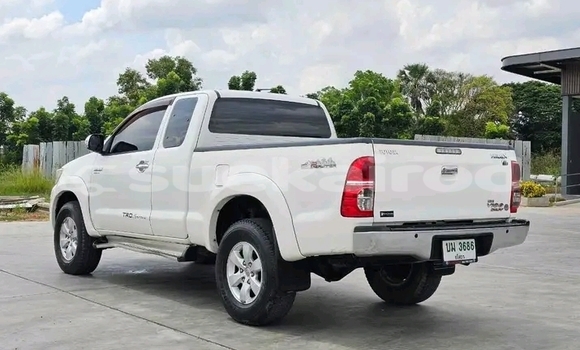 Buy Used Toyota Vigo White Car in Chachoengsao in Chachoengsao Buy Used Toyota Vigo White Car in Chachoengsao in Chachoengsao