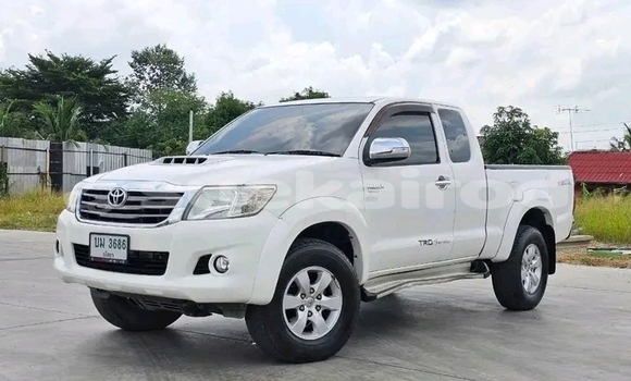 Buy Used Toyota Vigo White Car in Chachoengsao in Chachoengsao Buy Used Toyota Vigo White Car in Chachoengsao in Chachoengsao