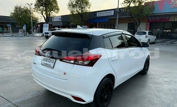 Buy Used Toyota Yaris White Car in Chai Nat in Chai Nat Buy Used Toyota Yaris White Car in Chai Nat in Chai Nat