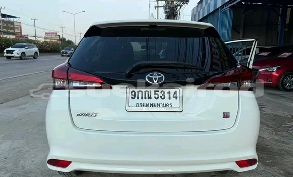 Buy Used Toyota Yaris White Car in Chai Nat in Chai Nat Buy Used Toyota Yaris White Car in Chai Nat in Chai Nat
