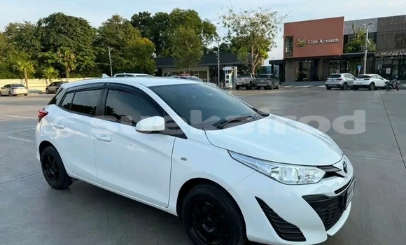 Buy Used Toyota Yaris White Car in Chai Nat in Chai Nat Buy Used Toyota Yaris White Car in Chai Nat in Chai Nat